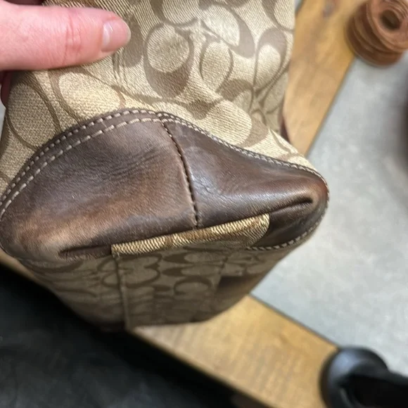 Coach Handbag - Picture 3 of 7